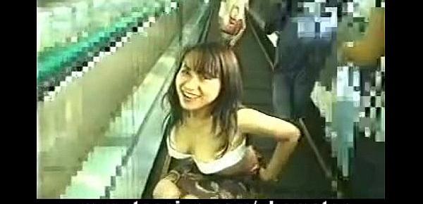  Amateur Asian babe gets nude in public